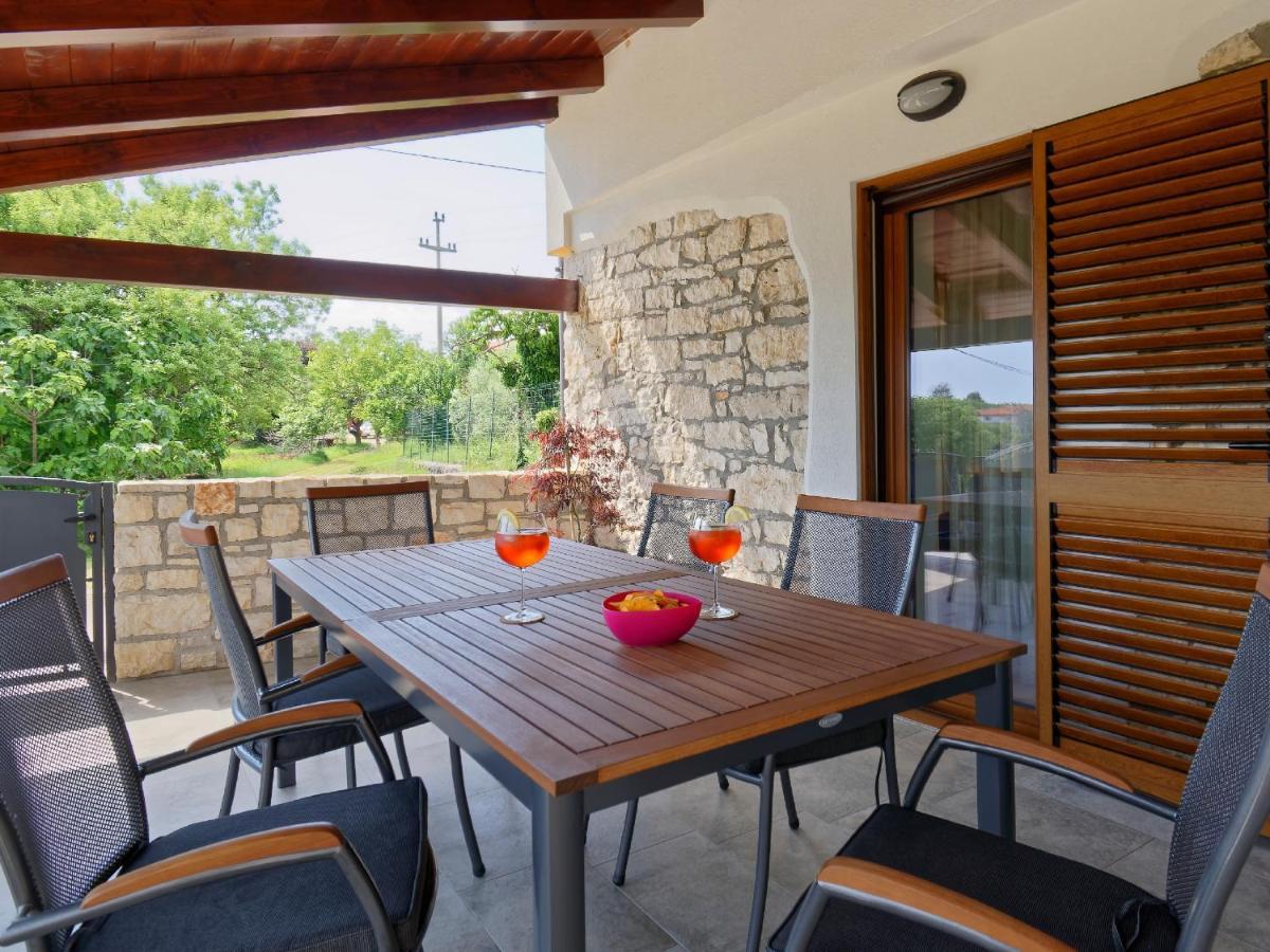 Apartment Larissa By Rent Istria Višnjan Εξωτερικό φωτογραφία