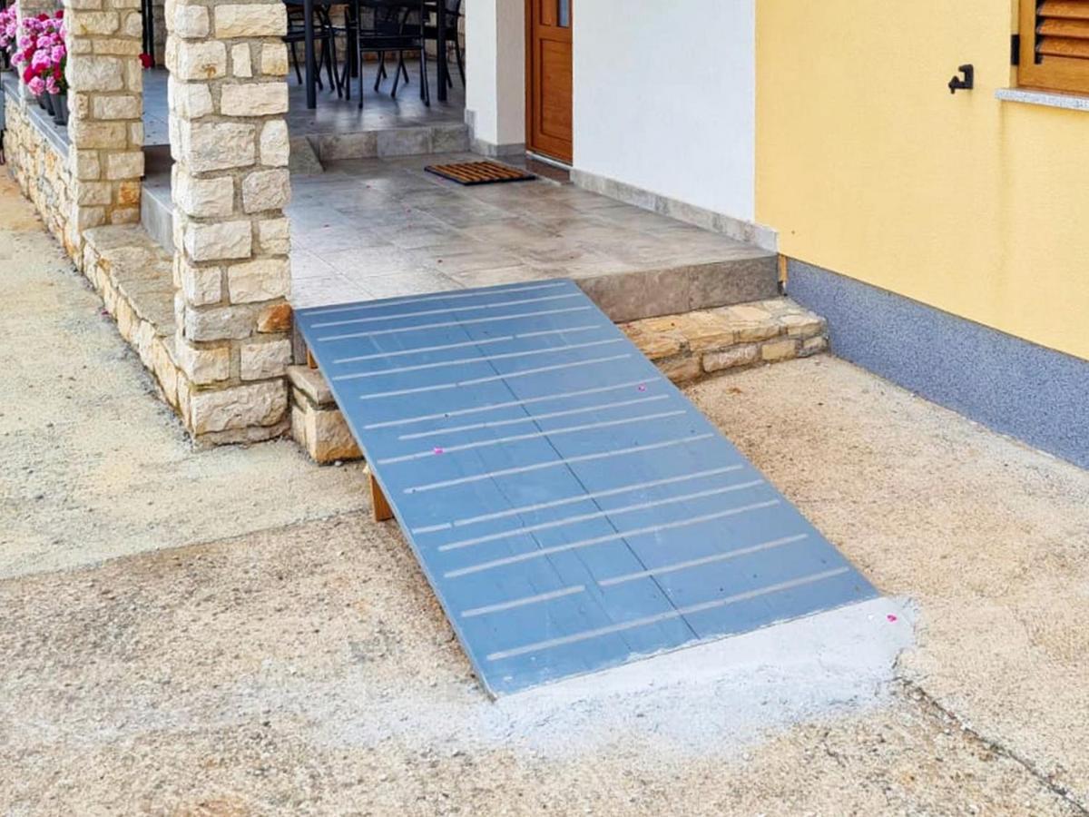 Apartment Larissa By Rent Istria Višnjan Εξωτερικό φωτογραφία
